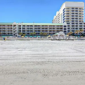 Apartment Beach Getaway 2 Queen Bed Studio 809, Daytona Beach